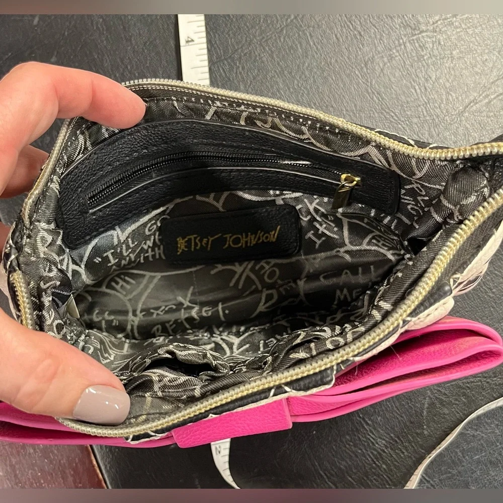 Betsey Johnson Be Mine quilted heart wristlet